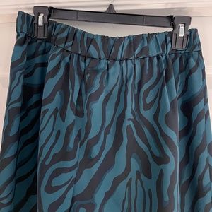 Like New - J Crew wide leg pull on silky pant size 4